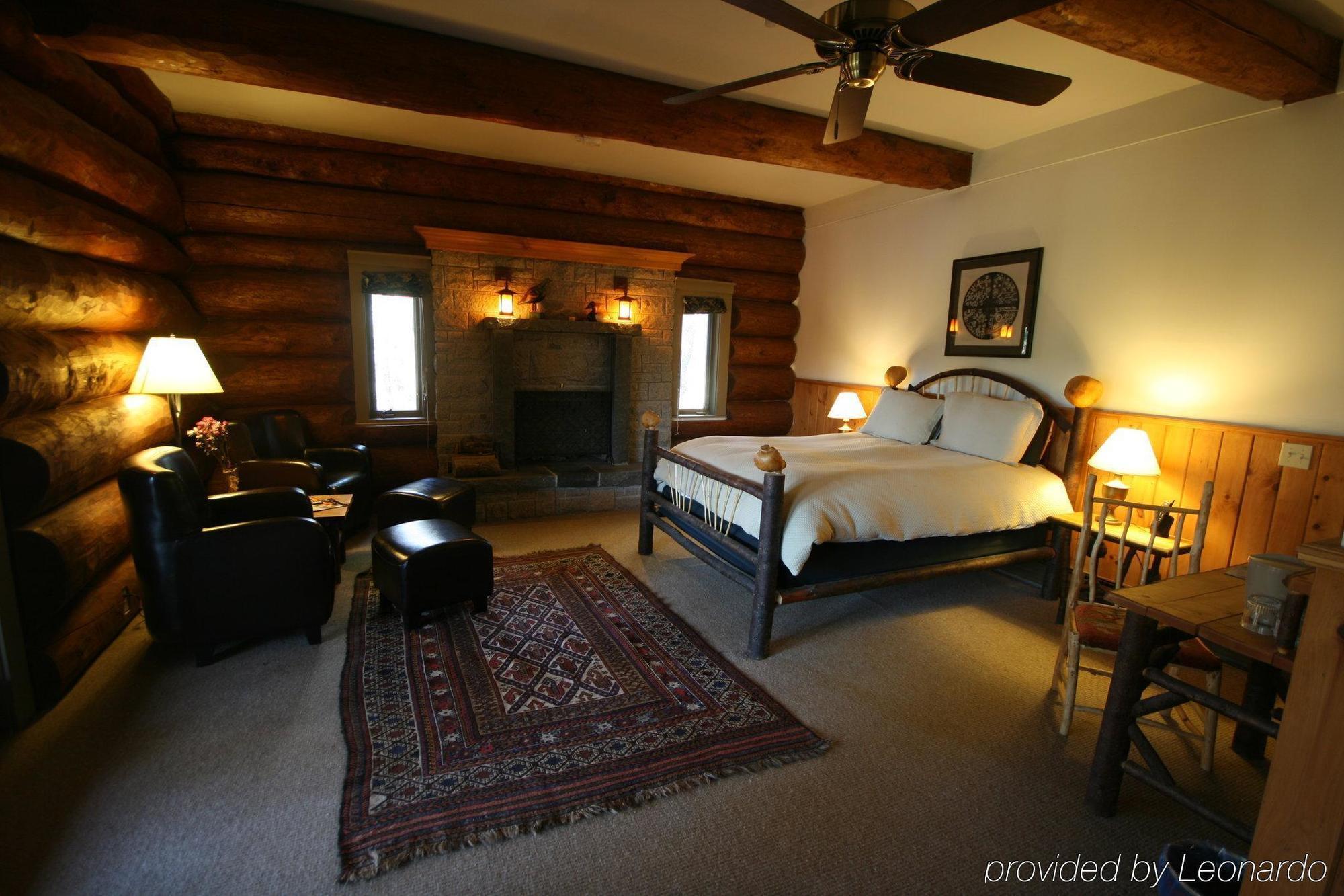 Trout Point Lodge Of Nova Scotia East Kemptville Eksteriør billede